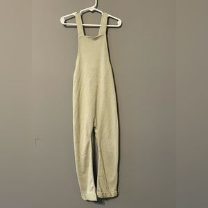 SUPER CUTE overalls! 4T